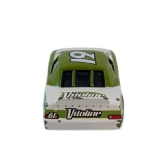Disney Pixar Cars Diecast Vitoline #61 James Cleanair & Pit Crew Pitty Green - Picture 3 of 13